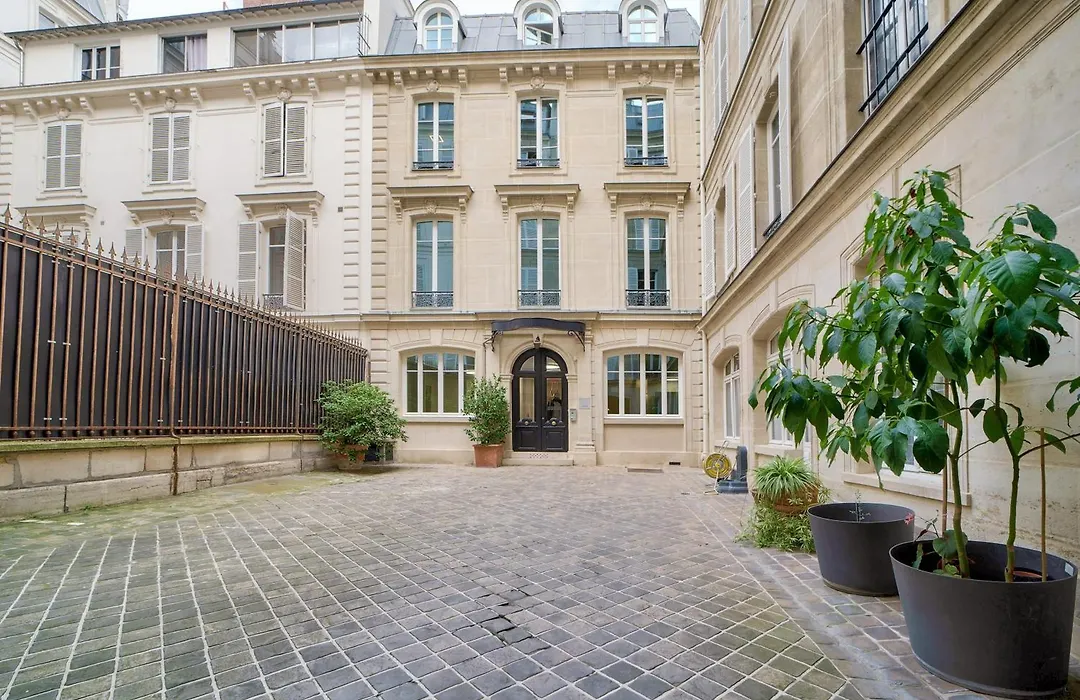 Parisconciergerie - Studio Champs Elysees-1